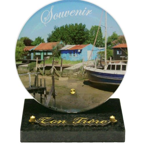Plaque funéraire galbée